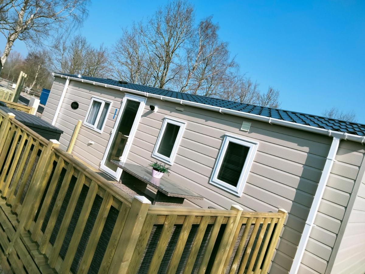 Bj Chalets - De Rug 1 - Vakantiepark Lauwersoog - Luxe Chalet Met Vaatwasser! Vroege Incheck! Exteriör bild
